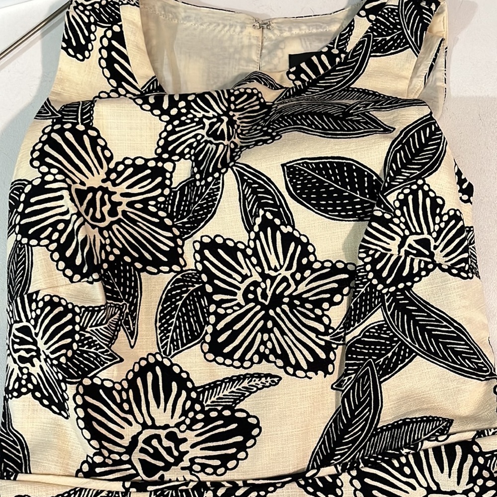 J. CREW - Beige and White Polynesian Dress w/Back Cutout - Picture 12 of 12